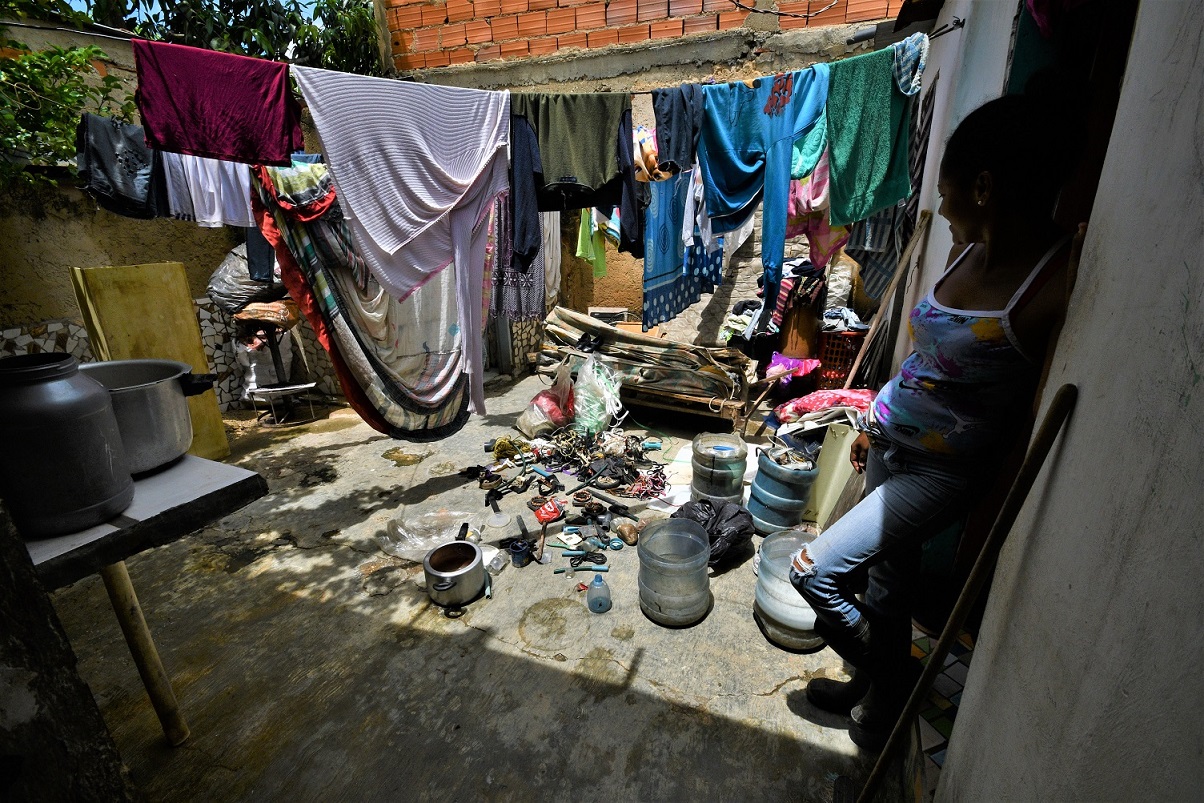 En José Leonardo Chirinos agradecen estar vivos, pero las pérdidas materiales les abruman