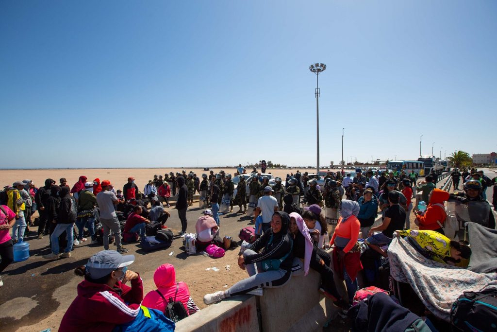 Chile considera corredor humanitario para desatascar a migrantes venezolanos en frontera con Perú
