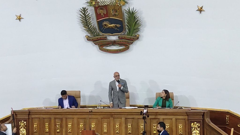 Jorge Rodríguez respalda medidas para "mejorar ingresos"