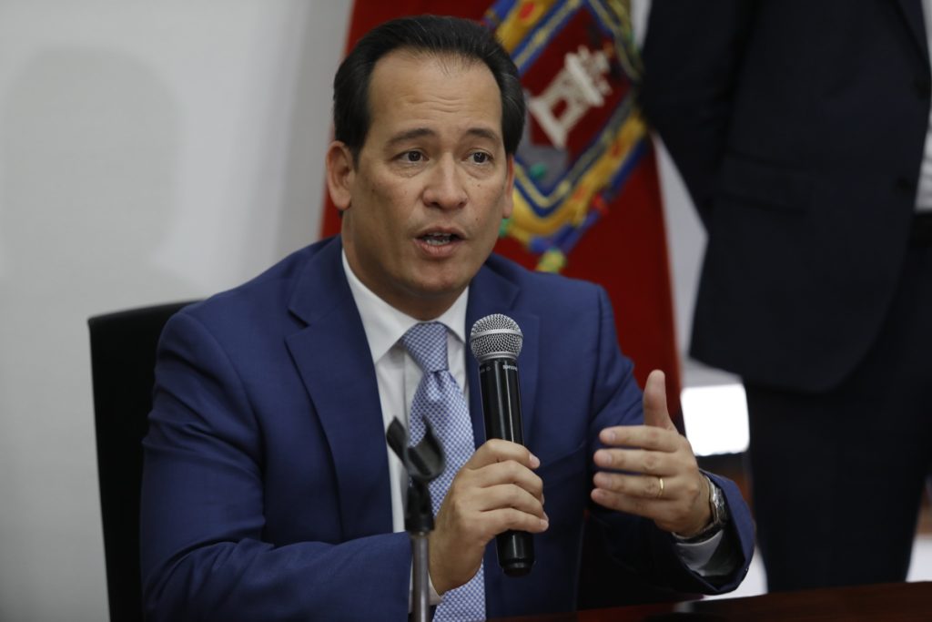 Presidente Ecuador cuerpo diplomático disolución parlamento