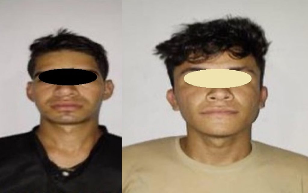 Dos hombres invitan a una amiga al río