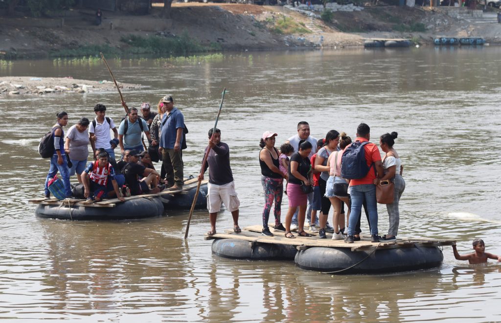Migrantes enfrentan más restricciones