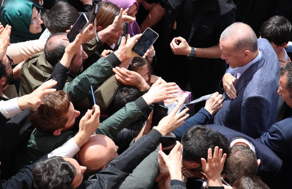 Erdogan encabeza el escrutinio