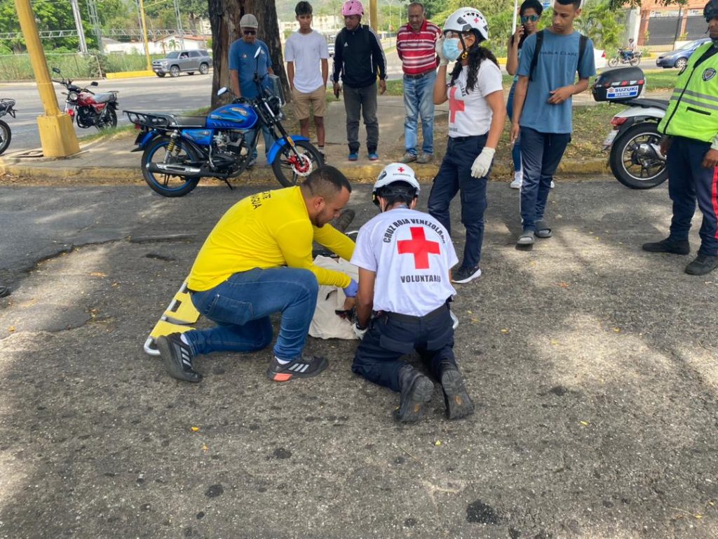 Herido motorizado que derrapó en Naguanagua por esquivar a un transeúnte