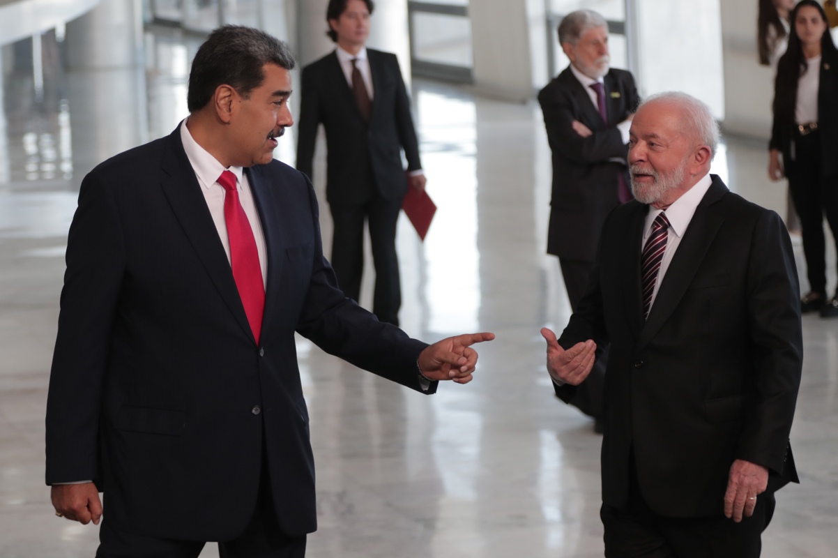 Oposición brasileña acusa a Lula de pisotear la democracia al recibir a Maduro con honores
