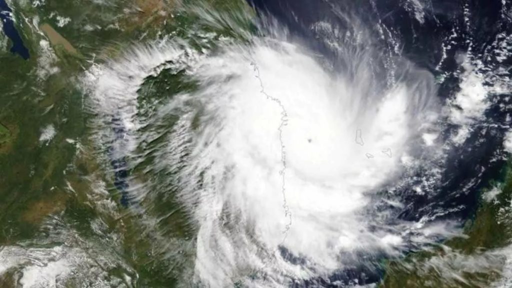 Unos 15 mil evacuados en el oeste de Birmania ante la llegada del ciclón Mocha