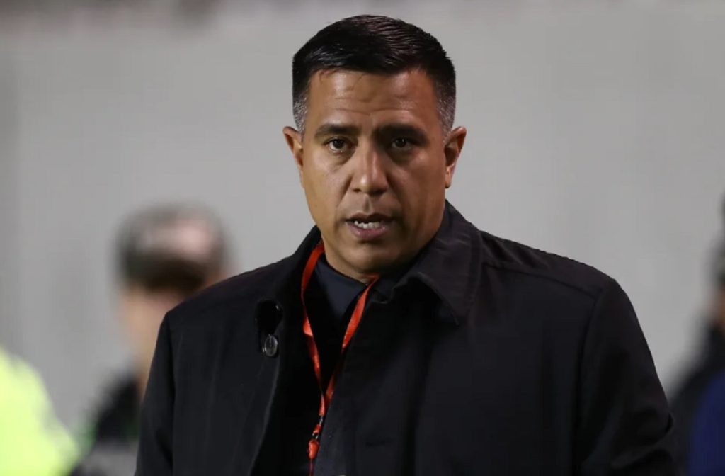 Expulsan al entrenador venezolano César Farías