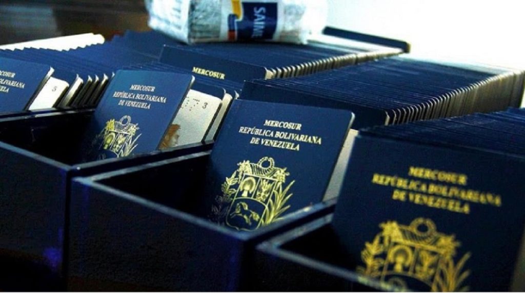 Nuevo pasaporte exprés tiene un costo de 720 dólares