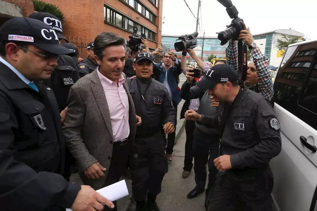 Caso Odebrecht: Inhabilitan y multan a exgerente de la campaña de Juan Manuel Santos