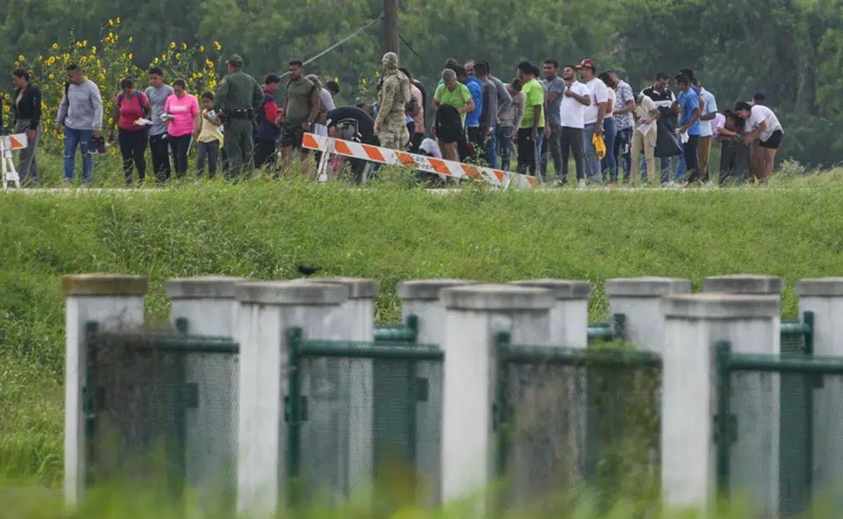 Efectivos de Florida pararon a más de 10 mil indocumentados en la frontera sur de Texas