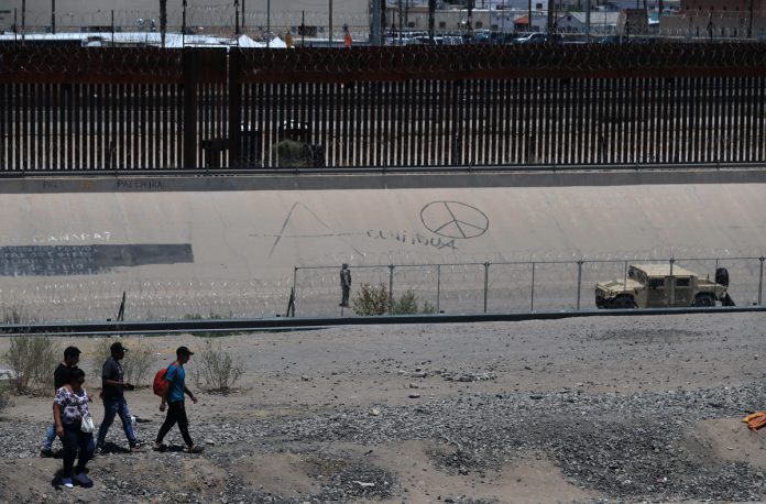 Autoridades de México y EE.UU. ven necesario dar soluciones humanas y legales a migración