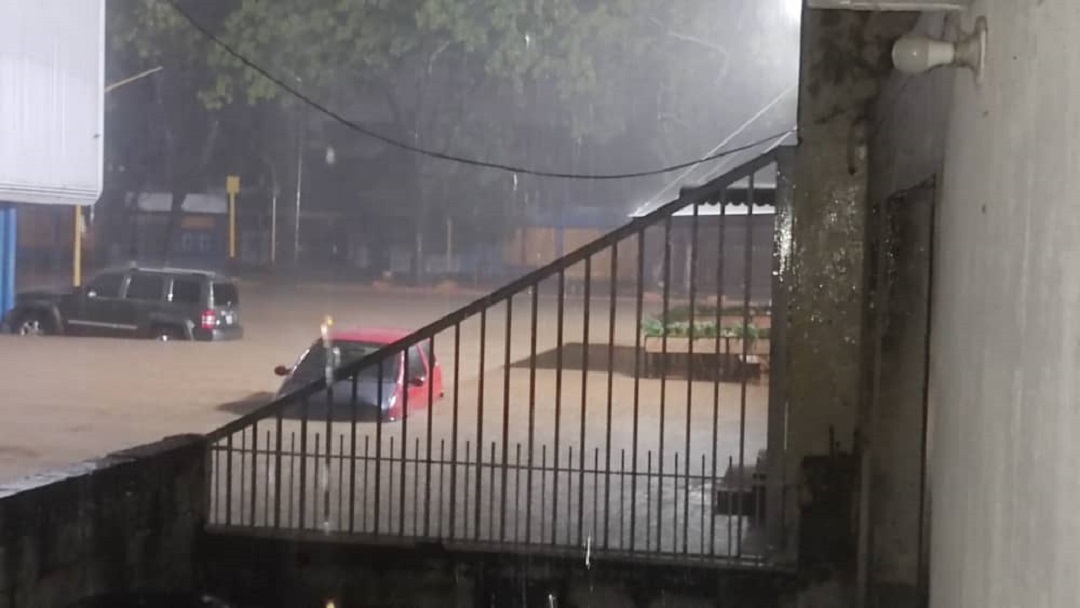 Fuertes lluvias afectan la Gran Valencia, Maracay y Caracas