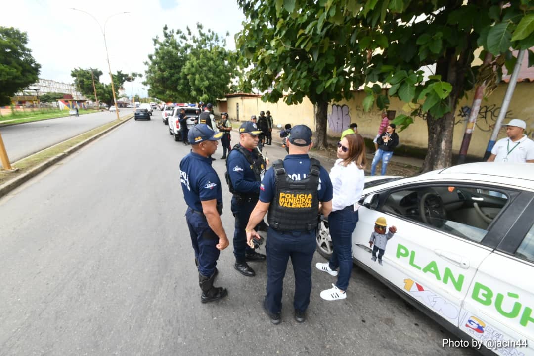 Comerciantes formales y buhoneros deben acatar ordenanzas de calidad de vida en Bella Florida