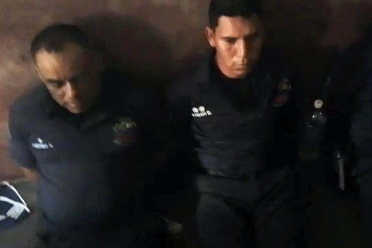 Policías secuestrados
