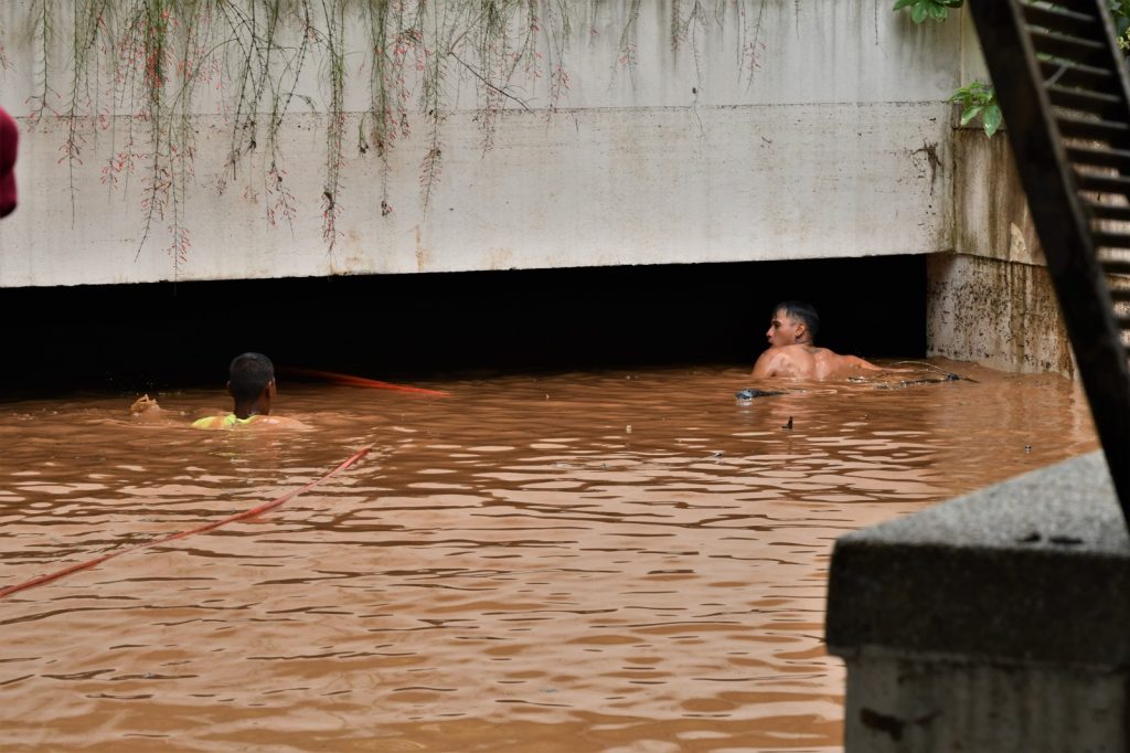 Las lluvias del martes dejaron fuertes afectaciones en Valencia (+Fotos)