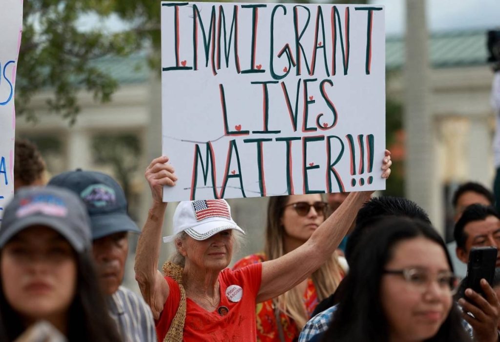 miles de inmigrantes