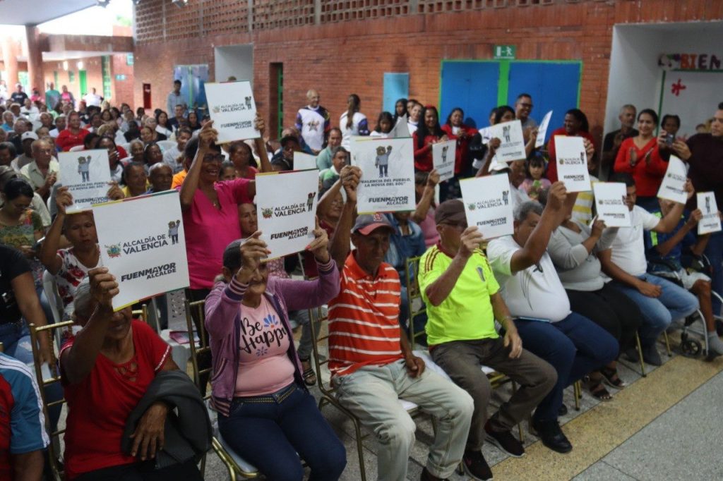 Entregados títulos de tierra en Miguel Peña