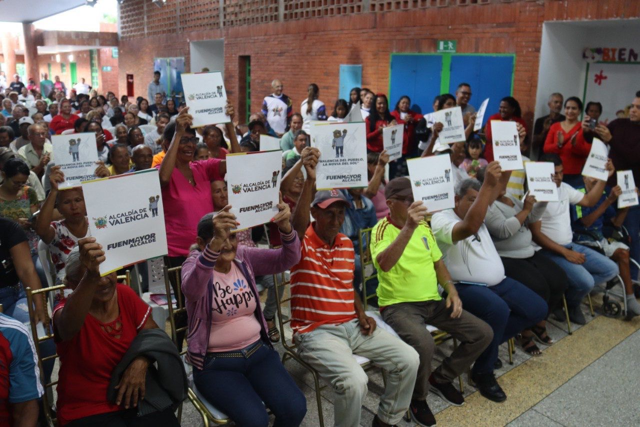 Entregados títulos de tierra en Miguel Peña