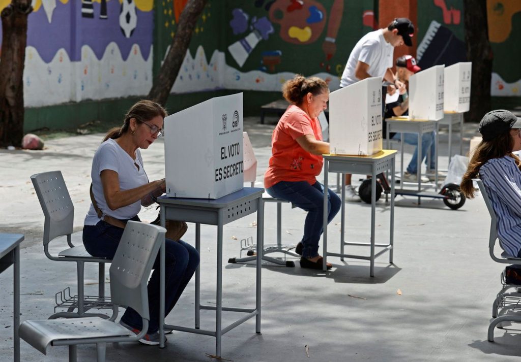 Daniel Noboa y Luisa González, elecciones en Ecuador