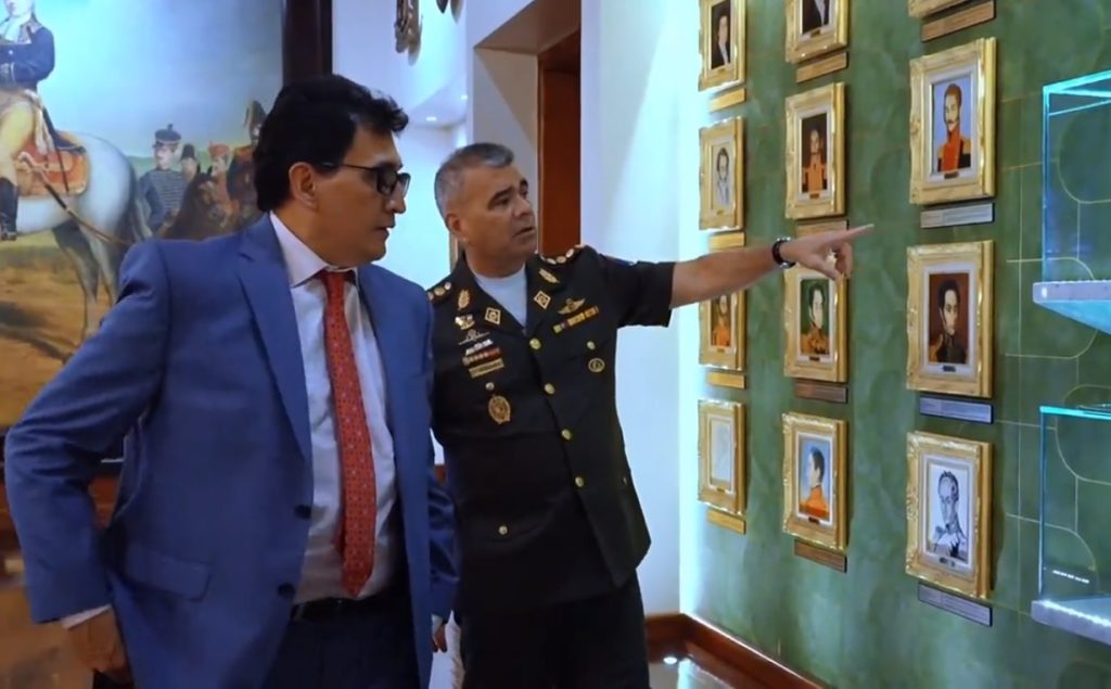 Padrino López expresa la voluntad de avanzar en la relación con Colombia