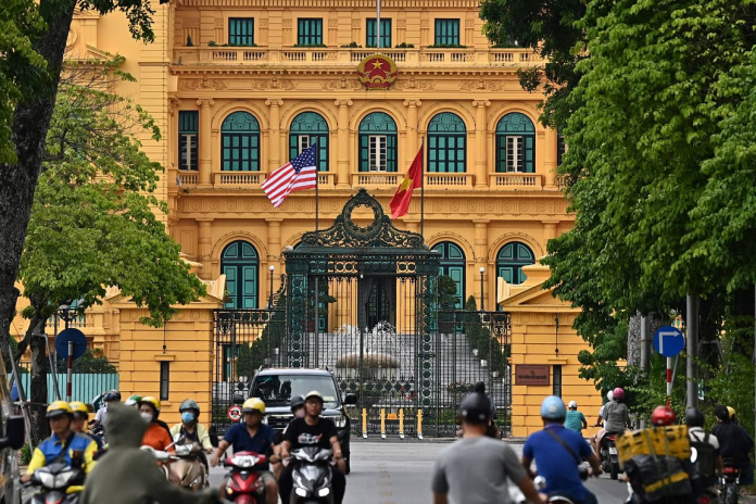 EE.UU. firma un acuerdo de asociación estratégica con Vietnam para contrarrestar a China