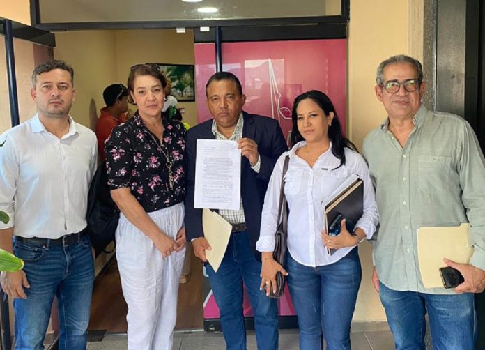 Vecinos de Villas El Encanto insisten en solicitar demolición de centro comercial en Naguanagua