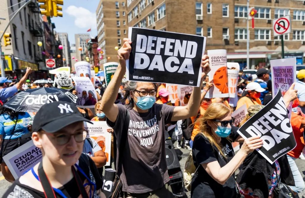 Juez rechaza el recurso del gobierno de EEUU y declara ilegal el plan migratorio DACA