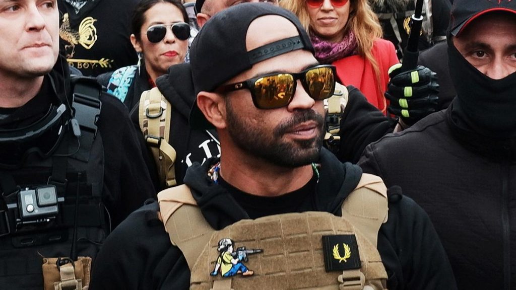 Condenado a 22 años Enrique Tarrio, líder de los Proud Boys que asaltaron el Capitolio
