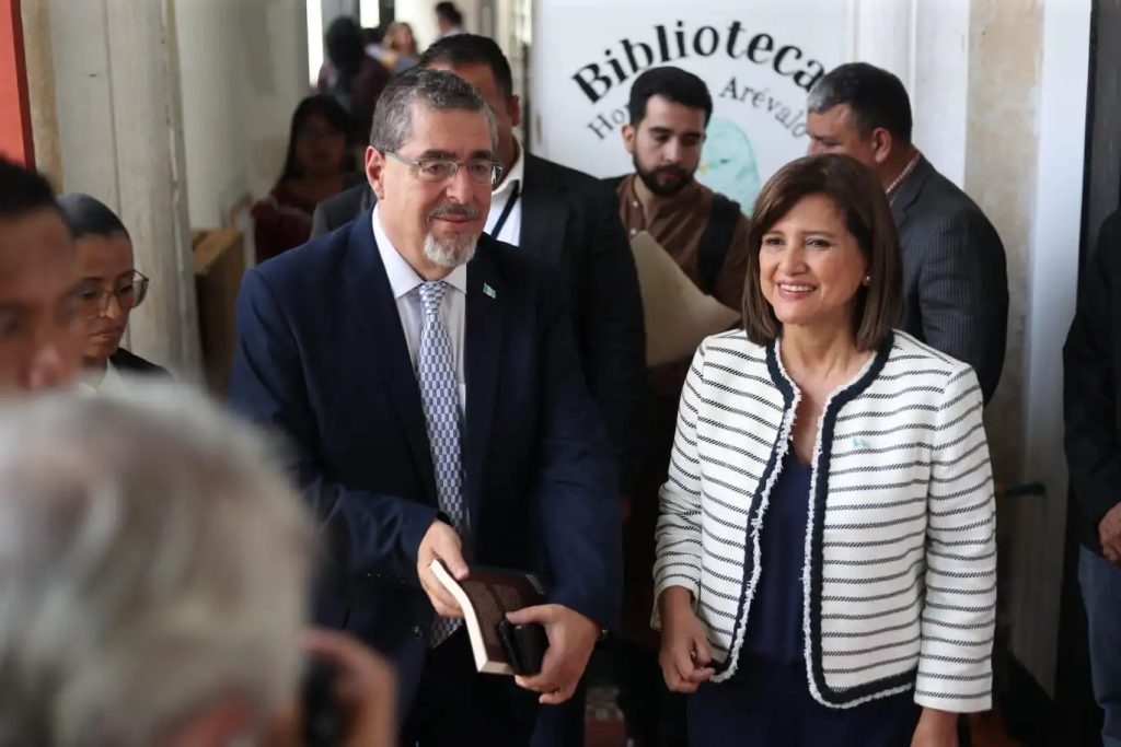 Grupo de Puebla alertó sobre el peligro de un golpe de Estado en proceso en Guatemala