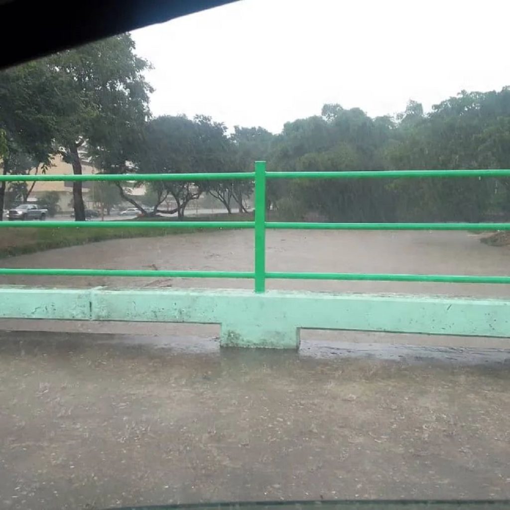 Las lluvias casi desbordan el río Cabriales este jueves