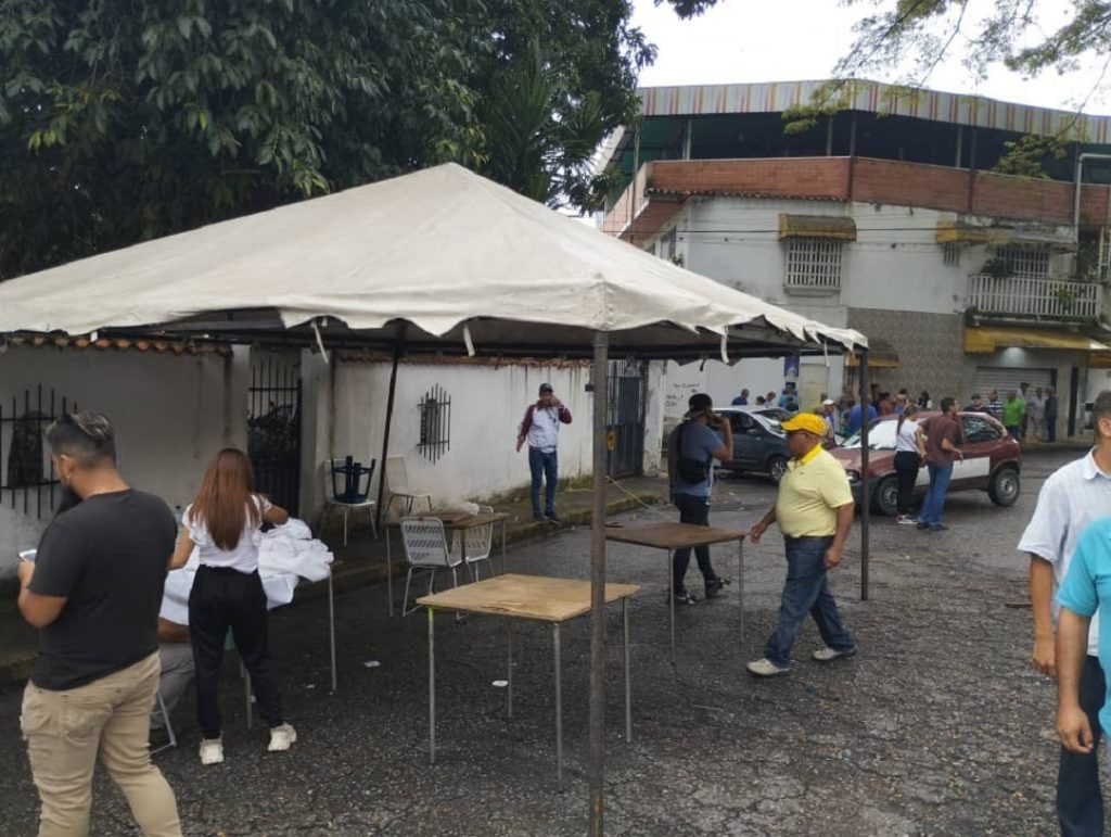 Presuntos colectivos robaron una urna de votación de las primarias en un sector de Maracay
