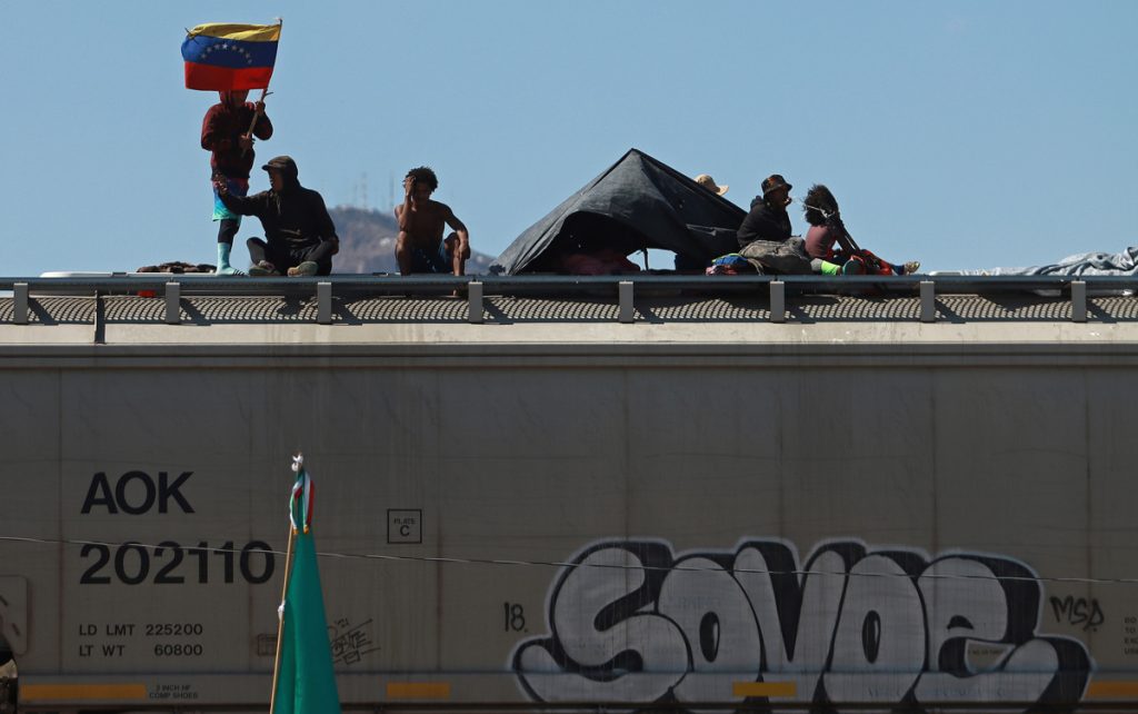 Venezolanos permanecen en norte de México con el temor de que EE.UU. los deporte