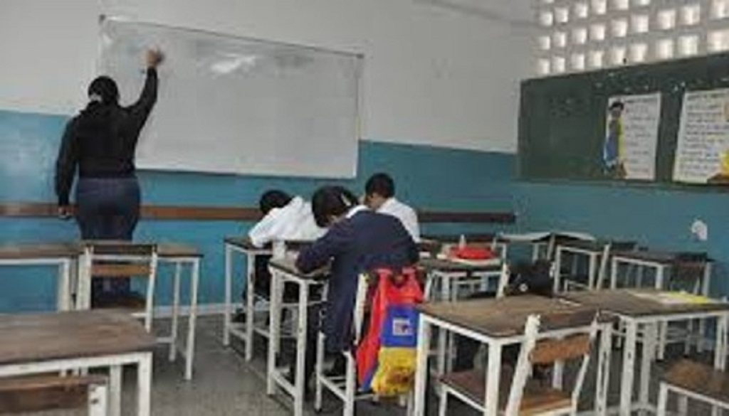 Con bajos sueldos, sin docentes e infraestructura deteriorada iniciará año escolar en septiembre
