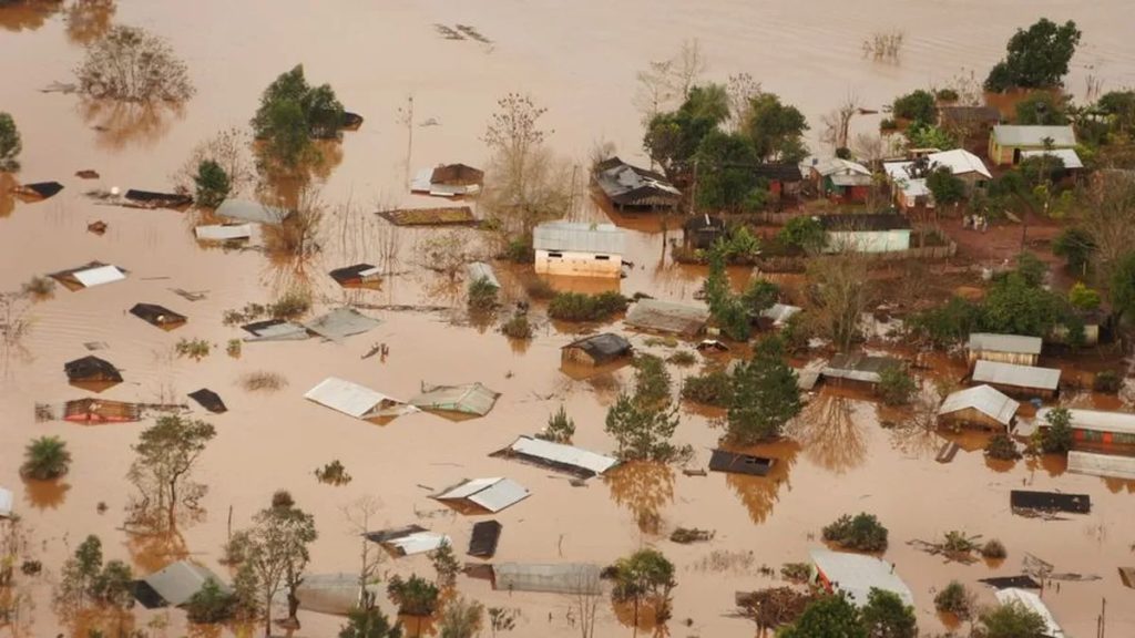 Ascienden a más de mil los evacuados en Uruguay por las inundaciones