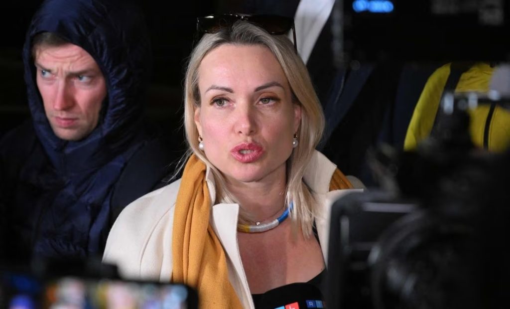 Francia investiga el posible envenenamiento de la periodista opositora rusa Marina Ovsiannikova