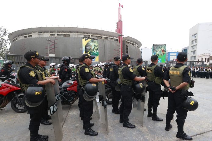 Autoridad migratoria se sumará al control de hinchas en partido Perú-Venezuela en Lima