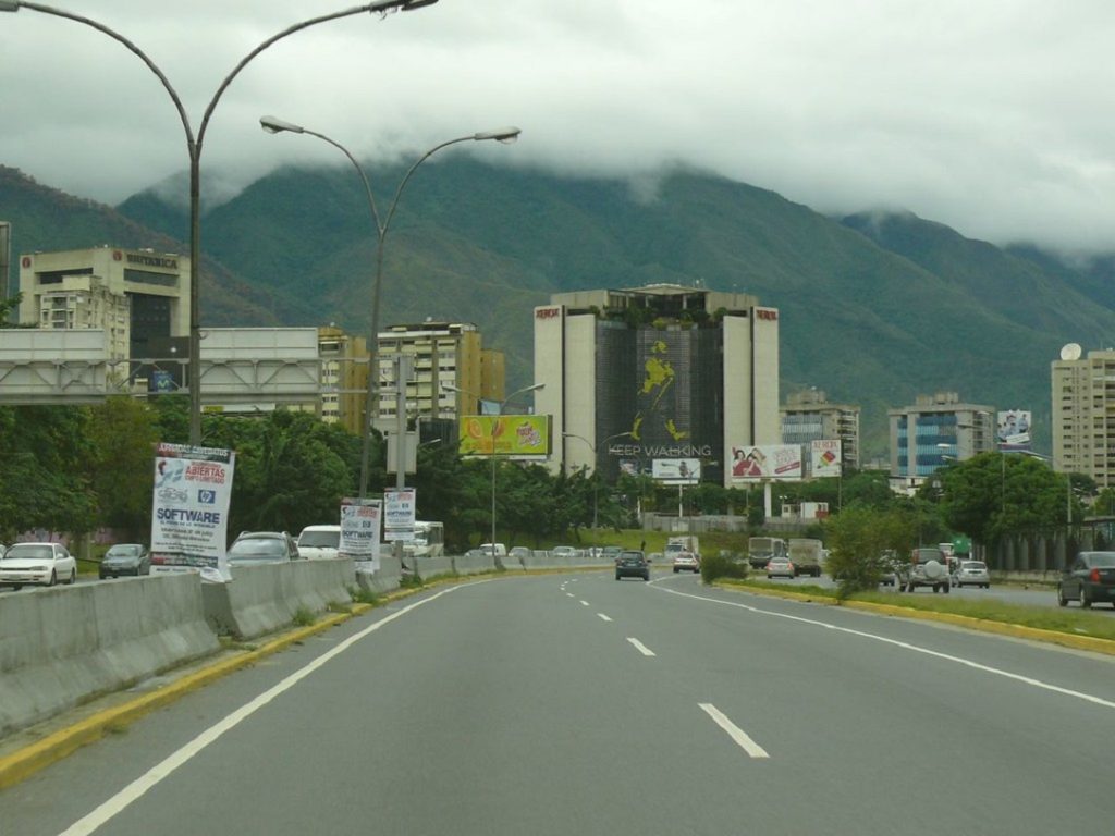 Murió pareja de estudiantes en accidente en la autopista Francisco Fajardo