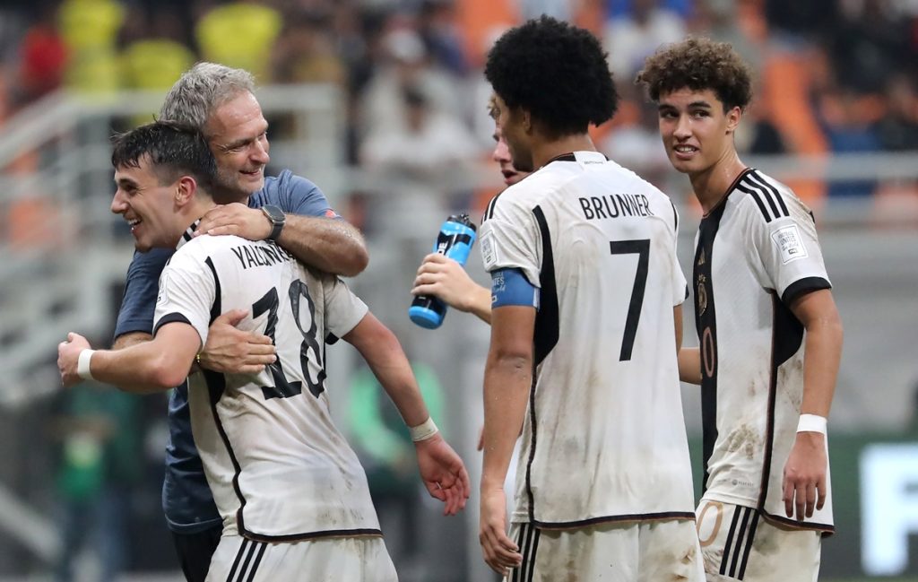 gol de penalti de Paris Brunner