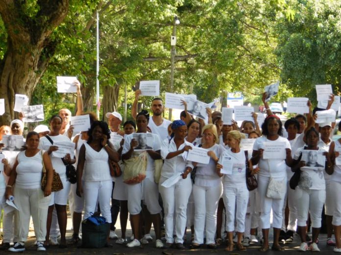 Movimiento opositor cubano Damas de Blanco denunció 12 detenciones este domingo