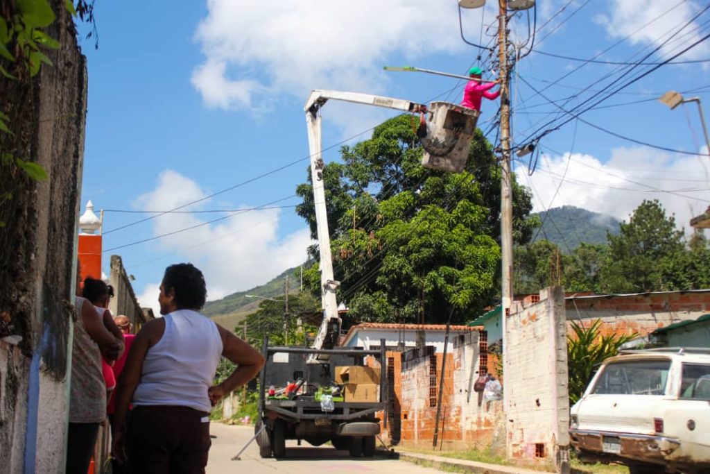 Rehabilitado alumbrado público de sectores Samanes Triunfo, Coromoto y Los Próceres de Naguanagua