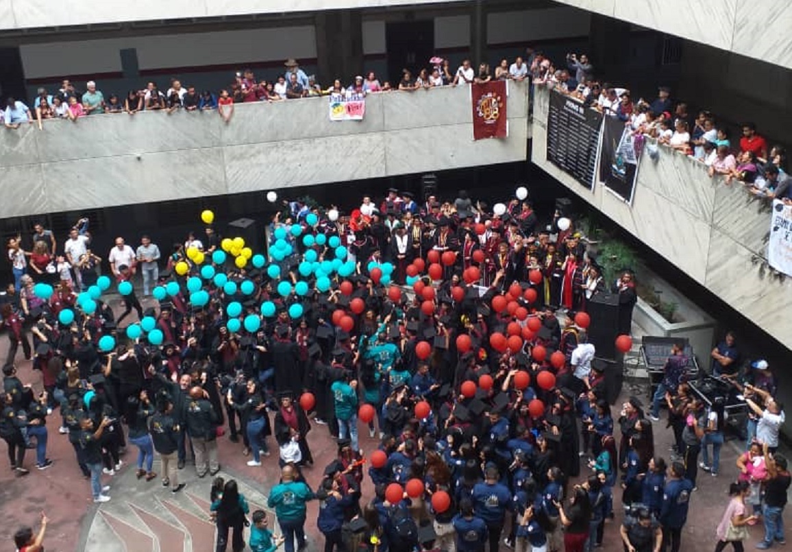 141 bachilleres y 49 profesionales se graduarán el próximo 11 de diciembre en Faces UC