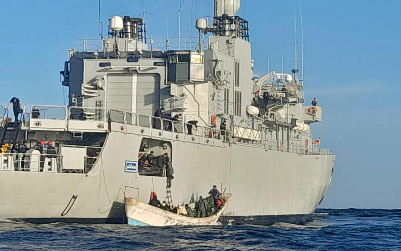 Marina Real marroquí intercepta barco sospechoso con cuatro venezolanos y un peruano a bordo
