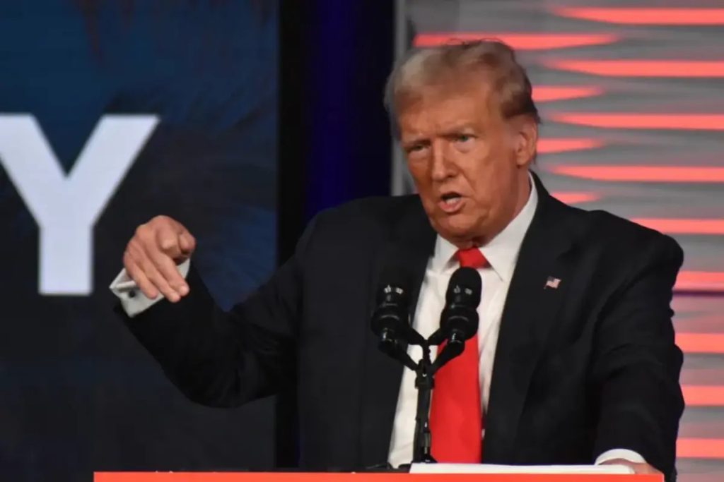 Supremo de EE.UU. acepta decidir si Trump puede ser juzgado por injerencia electoral