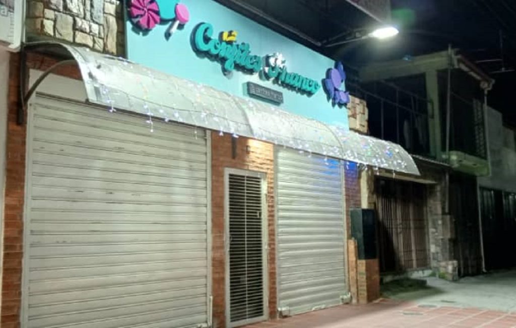 Hombres armados robaron a los propietarios y clientes de una confitería en San Diego