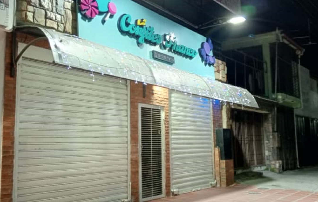 Hombres armados robaron a los propietarios y clientes de una confitería en San Diego