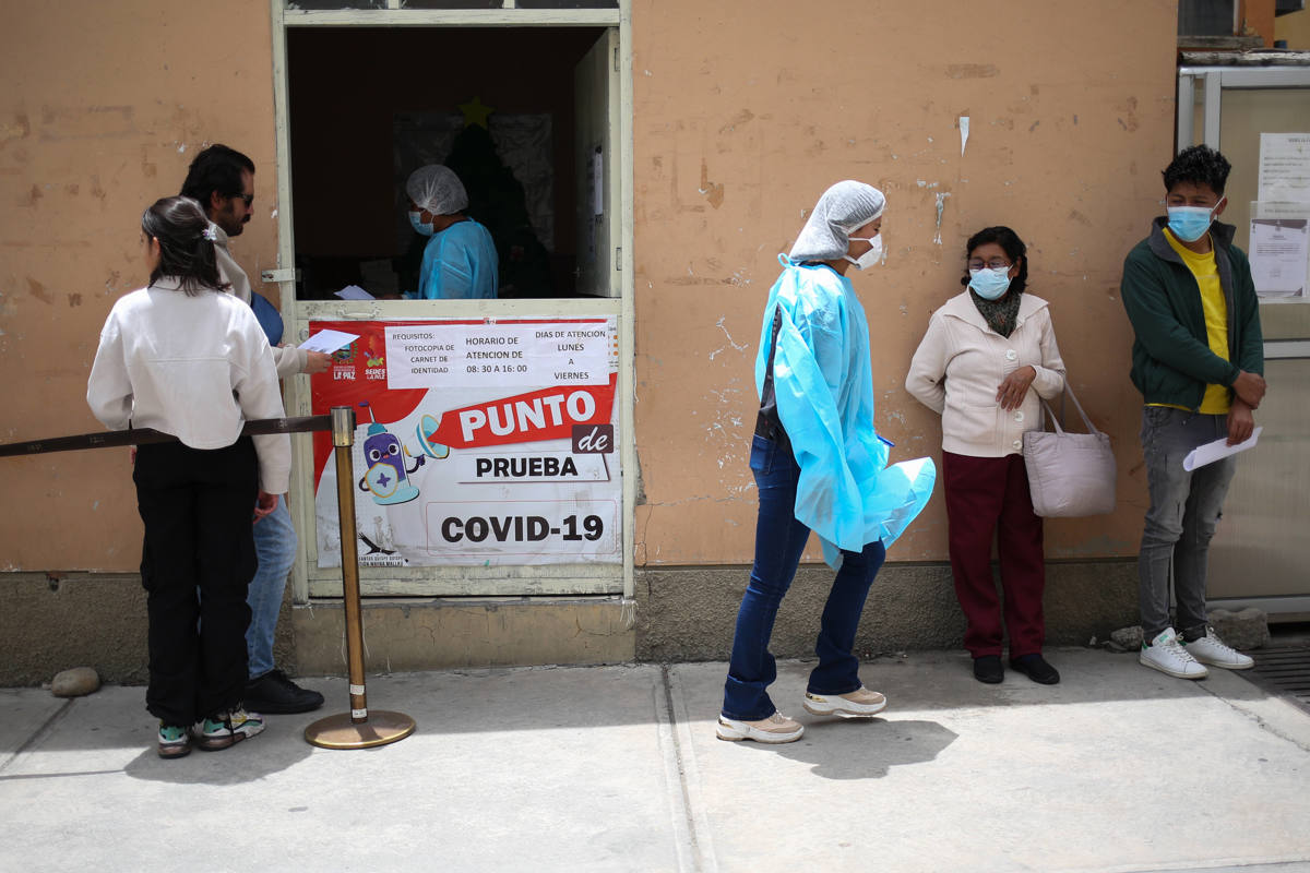 OMS pide no bajar la guardia ante la COVID en América, por nueva variante y repunte de casos