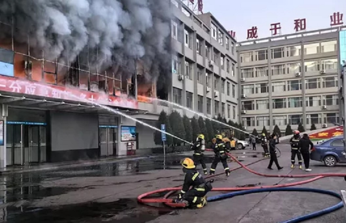 Siete detenidos tras un incendio en un dormitorio escolar en China que dejó 13 muertos