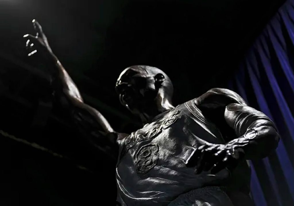 Estatua de Kobe Bryant