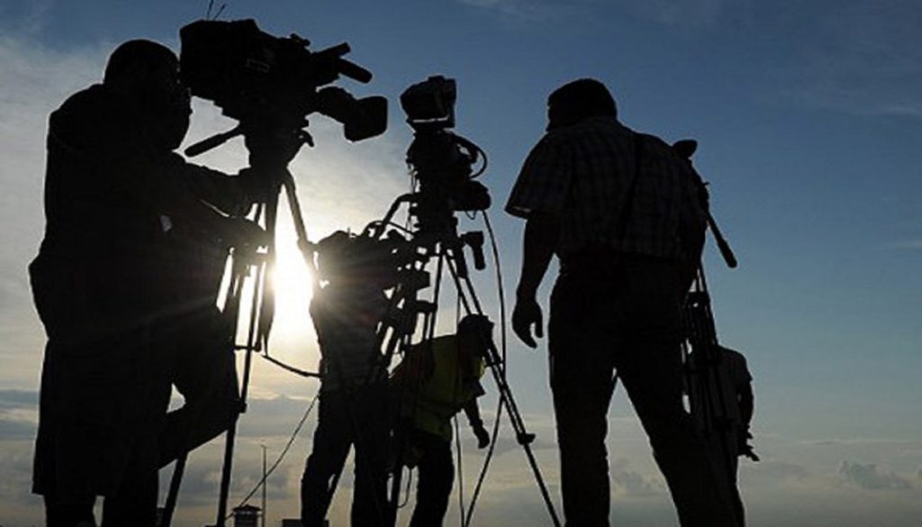 SIP anuncia una red para asistir a periodistas en el exilio