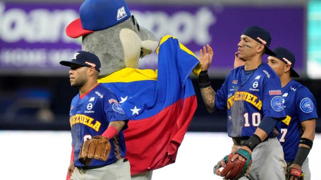 Tiburones derrotó a Curazao